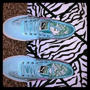 Puma small platform tennis shoes